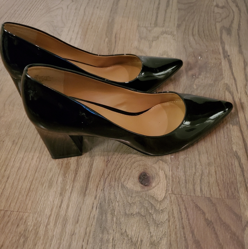 14th & Union black patent leather pumps